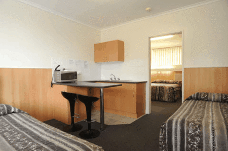 Bamboo Motor Inn - Accommodation Sunshine Coast 2