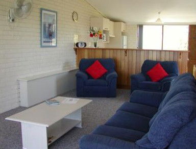 Penguin Mews - Accommodation Sunshine Coast 0