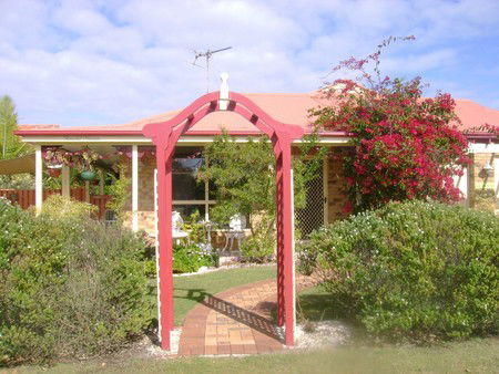 Angels Beach Lodge - Accommodation Sunshine Coast 0