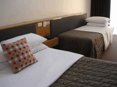 Burkes Hotel Motel - Accommodation Sunshine Coast 2