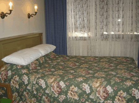 Burkes Hotel Motel - Accommodation Sunshine Coast 3