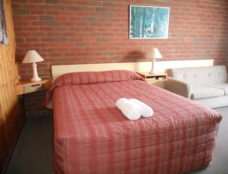 KY COUNTRY ROADS MOTOR INN - Accommodation Sunshine Coast 1