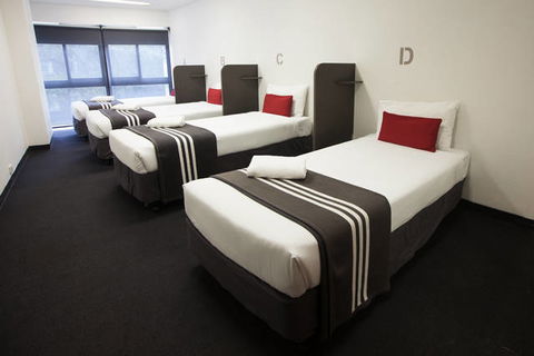 Y Hotel Hyde Park - Accommodation Sunshine Coast 3