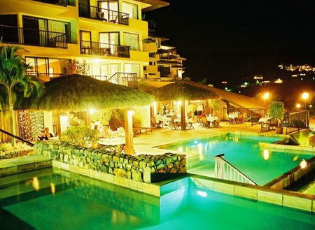 Waters Edge Resort - Accommodation Sunshine Coast 1