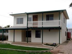 Louth Bay Holiday Apartment - Accommodation Sunshine Coast 0