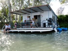 The Murray Dream Self Contained Moored Houseboat - Accommodation Sunshine Coast 0