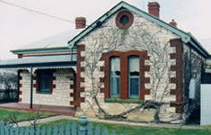 Naracoorte Cottages - Smith Street Villa - Accommodation Sunshine Coast 4