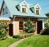 Conmel Cottage - Accommodation Sunshine Coast