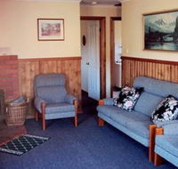 Lake Yalleena Holiday Cabins - Accommodation Sunshine Coast