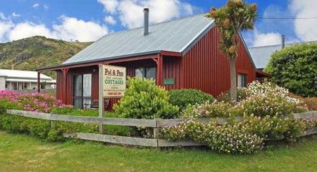 Pol And Pen Holiday Cottages - Accommodation Sunshine Coast 1
