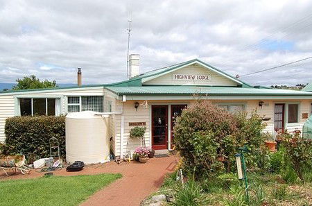 Deloraine Highview Lodge Backpackers - Accommodation Sunshine Coast 1