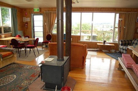Deloraine Highview Lodge Backpackers - Accommodation Sunshine Coast 2
