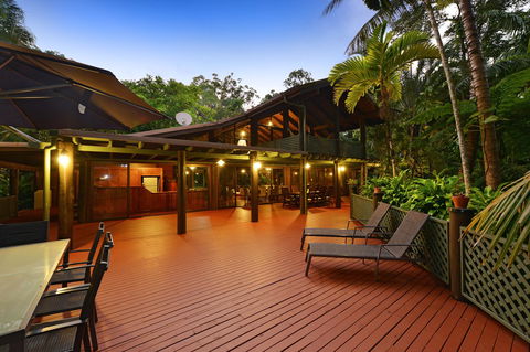 Wait A While Retreat - Accommodation Sunshine Coast 1