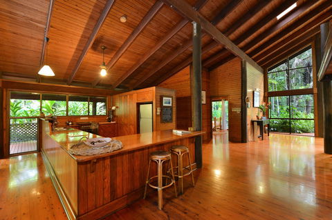 Wait A While Retreat - Accommodation Sunshine Coast 7