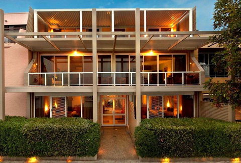 Bay Breeze Boutique Accommodation - Accommodation Sunshine Coast 0