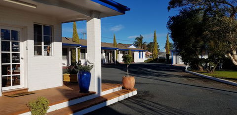 Colonial Motel - Accommodation Sunshine Coast 0