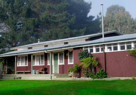 Bondi Forest Lodge - Accommodation Sunshine Coast 2