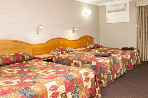 Hilltops Retreat Motor Inn - Accommodation Sunshine Coast 2
