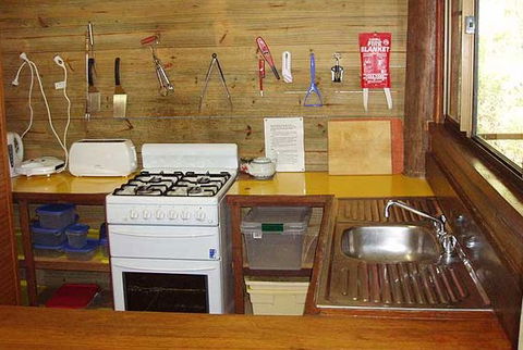 Carawirry Cabins - Accommodation Sunshine Coast 2