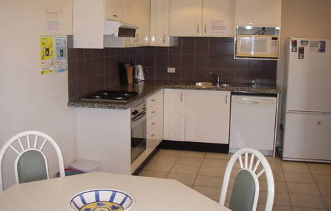 A Beach House Near Manly - Accommodation Sunshine Coast 3