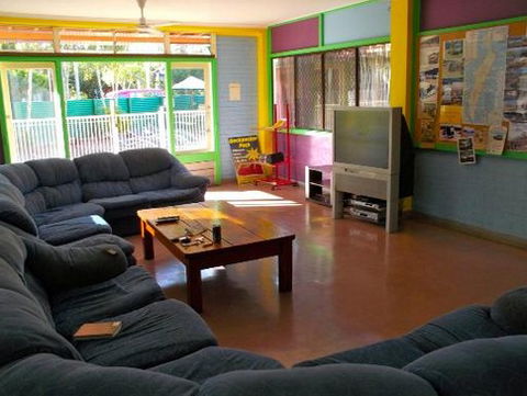 Fraser Roving Backpacker Resort - Accommodation Sunshine Coast 1