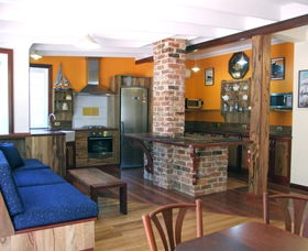 Admiral Stirling Inn - Accommodation Sunshine Coast 0