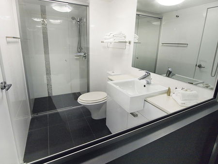Oaks M On Palmer - Accommodation Sunshine Coast 3