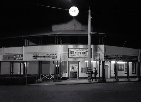 Burnett Hotel - Accommodation Sunshine Coast 0