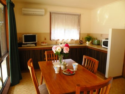 Stokes Bay Seaview Cottage - Accommodation Sunshine Coast 3