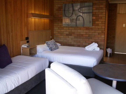 Court Street Motel - Accommodation Sunshine Coast 2