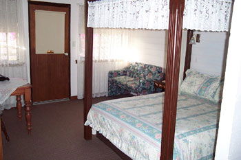 First Landing Motel - Accommodation Sunshine Coast 2