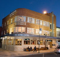 Alpine Hotel - Accommodation Sunshine Coast