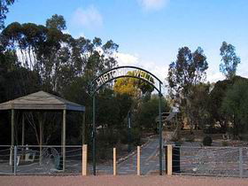 Two Wells Motel - Accommodation Sunshine Coast 0