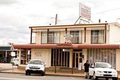 Town House Motor Inn - Accommodation Sunshine Coast 0
