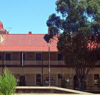 Peterborough Railway Hotel - Accommodation Sunshine Coast