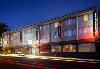 Sandors On The Park - Accommodation Sunshine Coast 0
