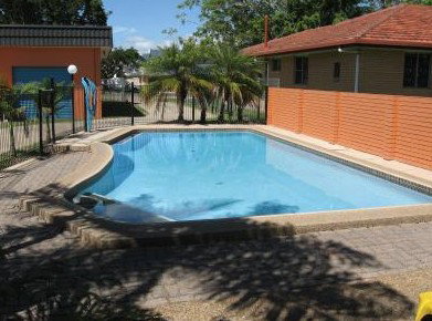 Riviera Motel - Accommodation Sunshine Coast 0