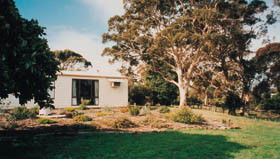 R&r Country Cottage - Accommodation Sunshine Coast 0