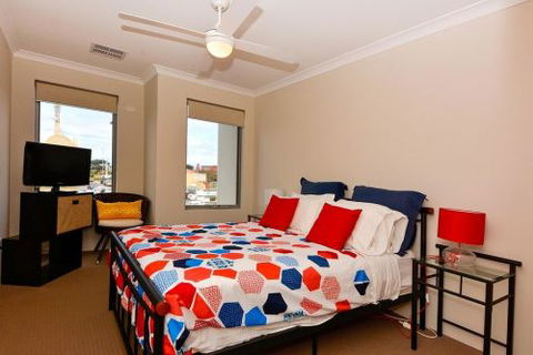 Chesapeake Retreat - Accommodation Sunshine Coast 3