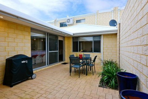 Chesapeake Retreat - Accommodation Sunshine Coast 6
