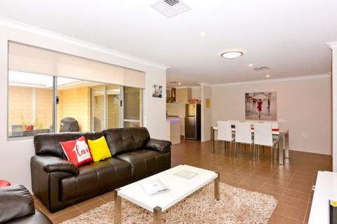 Chesapeake Retreat - Accommodation Sunshine Coast 7