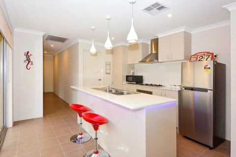 Chesapeake Retreat - Accommodation Sunshine Coast 8