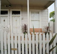 Emerald Inn - Stay Innercity - Accommodation Sunshine Coast