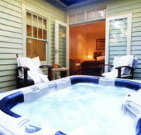 Treetops at Lochiel - Accommodation Sunshine Coast
