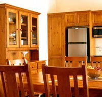 Cottages On Lovedale - Accommodation Sunshine Coast