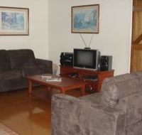 Hooters Hut And Possums Hollow - Accommodation Sunshine Coast