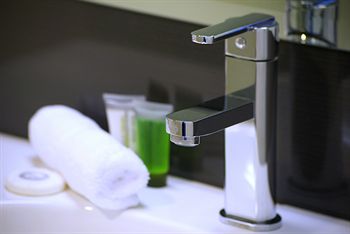 Best Western Plus Apollo International Hotel - Accommodation Sunshine Coast 0