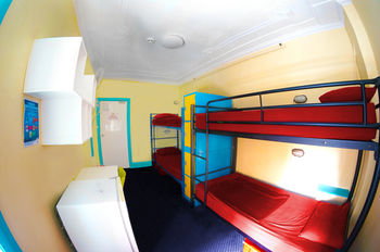 Jolly Swagman Backpackers - Accommodation Sunshine Coast 5