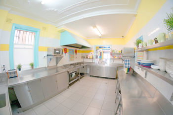 Jolly Swagman Backpackers - Accommodation Sunshine Coast 11