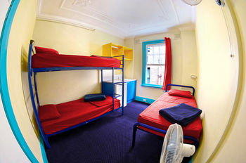 Jolly Swagman Backpackers - Accommodation Sunshine Coast 13